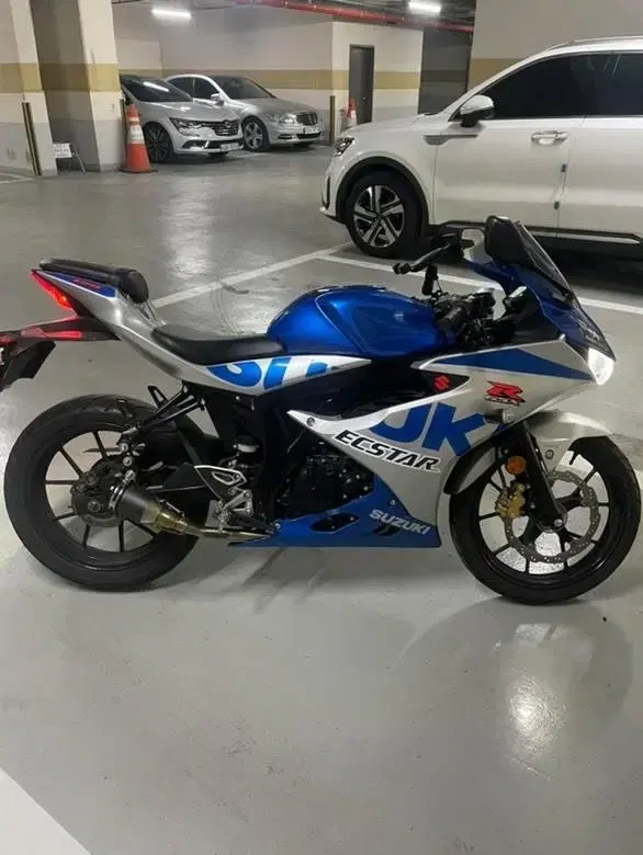 스즈키 gsxr125 스페셜카울21년식